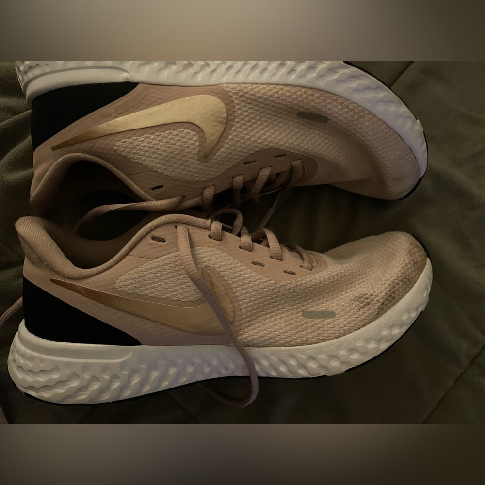 Size 9 pink Nikes
